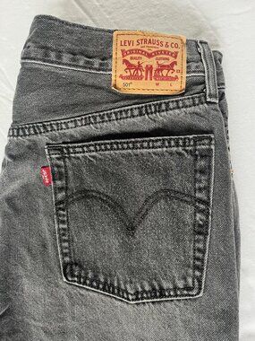 Levi’s 501 Original Fit Jeans – Washed Black / Charcoal – Raw Hem/ Cropped